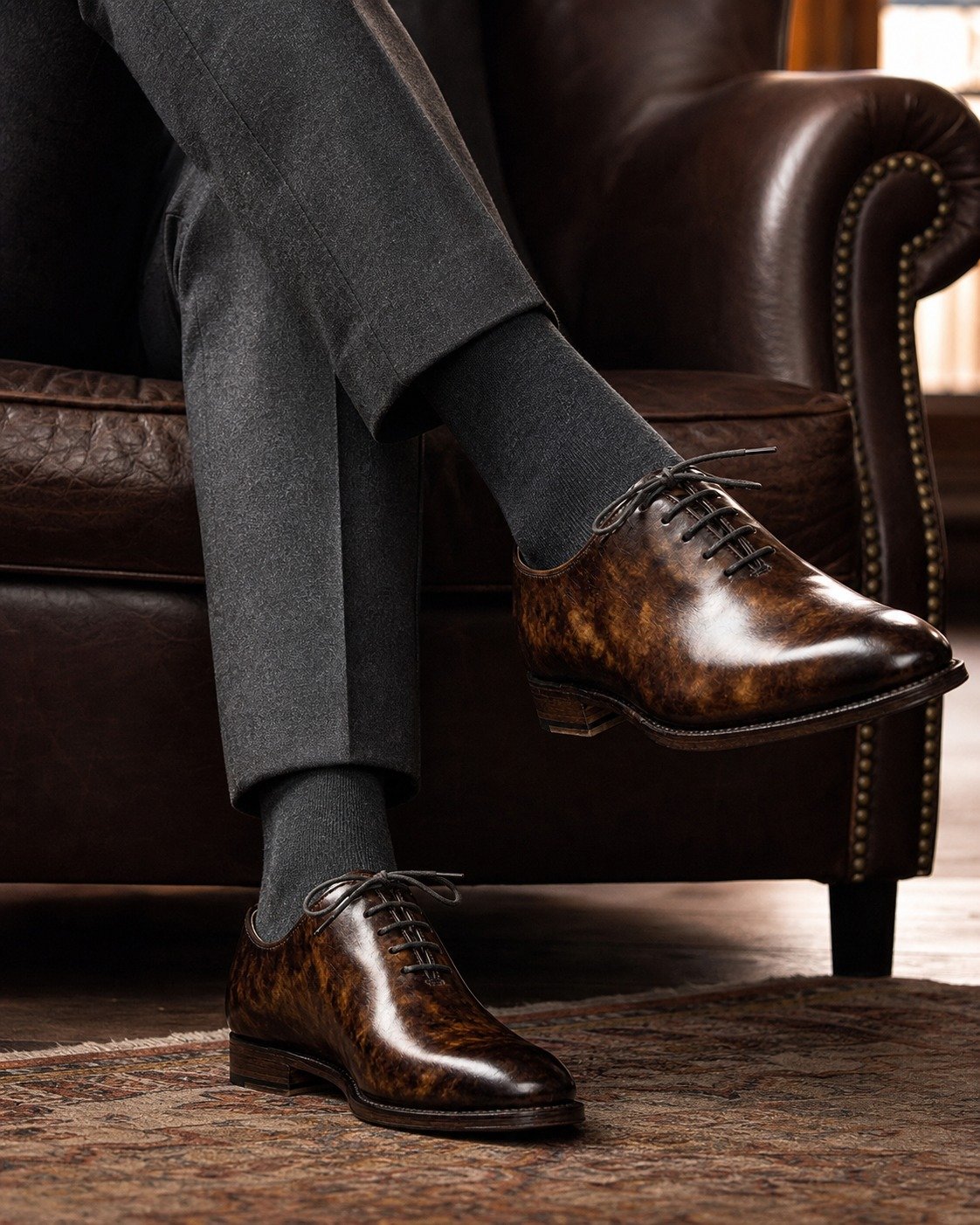 Windsor Plain Oxford Antique Brown styled, secondary view